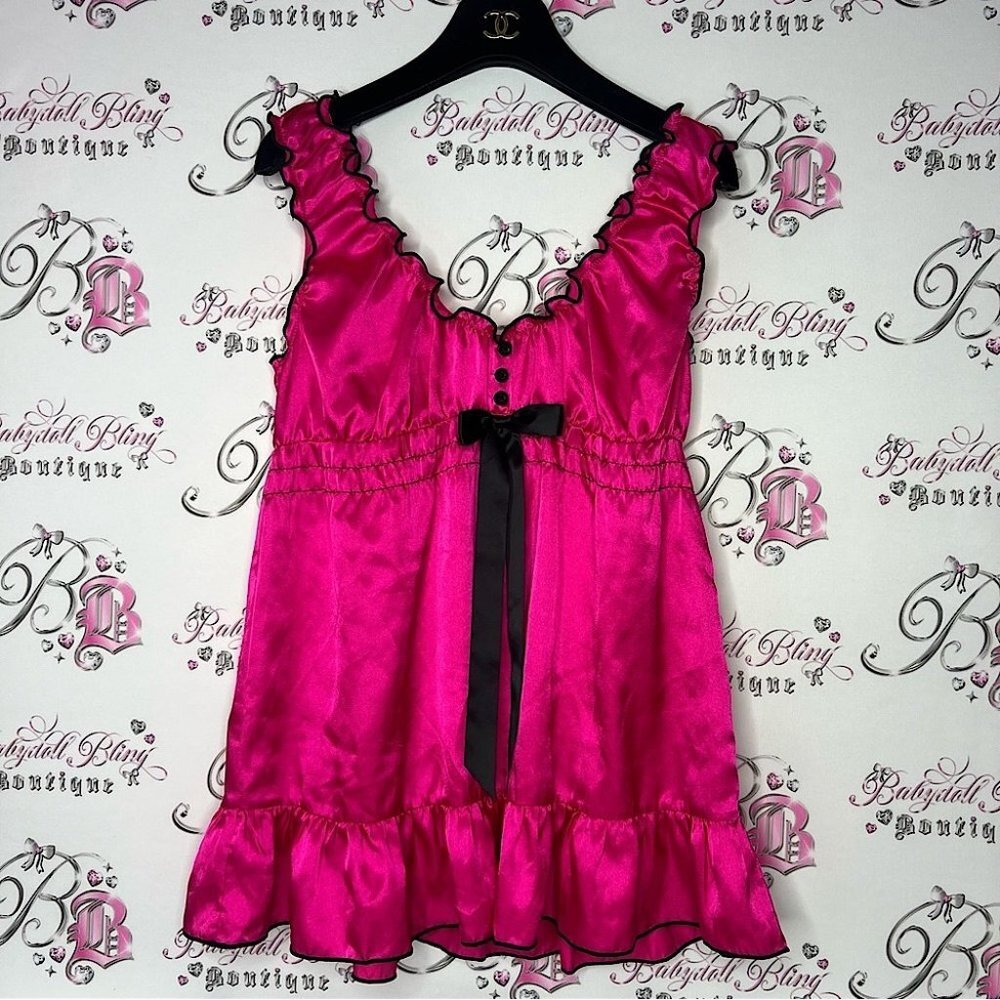 Lola and coco tank ruffle shiny shimmer pink black bow ribbon 🎀 buttons